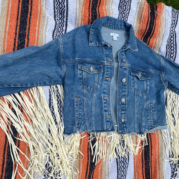 Denim jacket w/ faux leather fringe - Picture 3 of 10